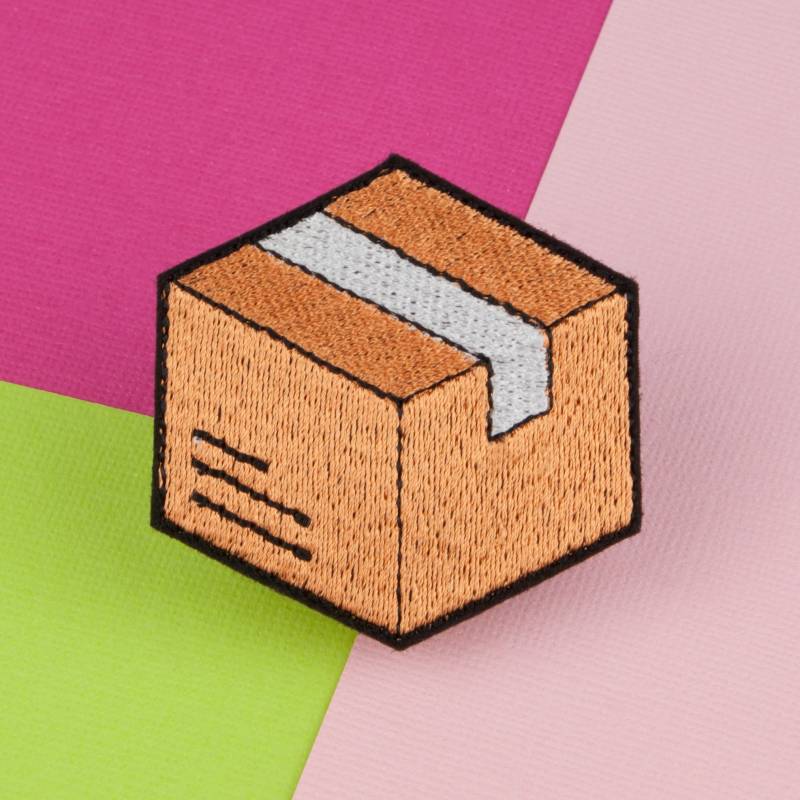 Pappschachtel Aufnäher/Aufbügler Box Anstecknadel Gestickte Rücken // Hatty Hats von HattyHatsEmbroidery