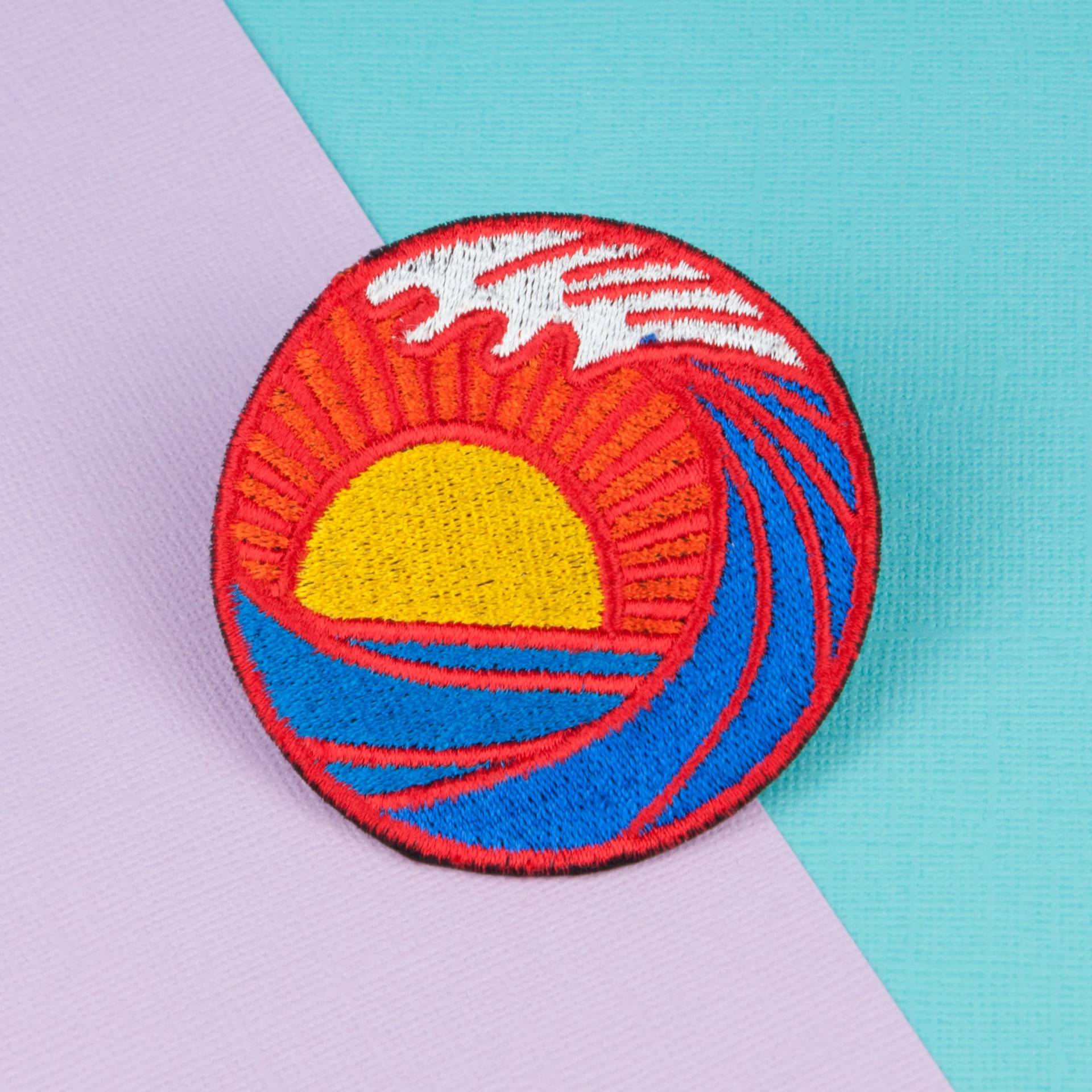 Sonnenuntergang Welle Bügelbild/Japanisch Patches Ozean Stickerei Patch Emaille Pin Anstecknadel Gestickter Aufnäher Für Die Rückseite // Hatty Hats von HattyHatsEmbroidery