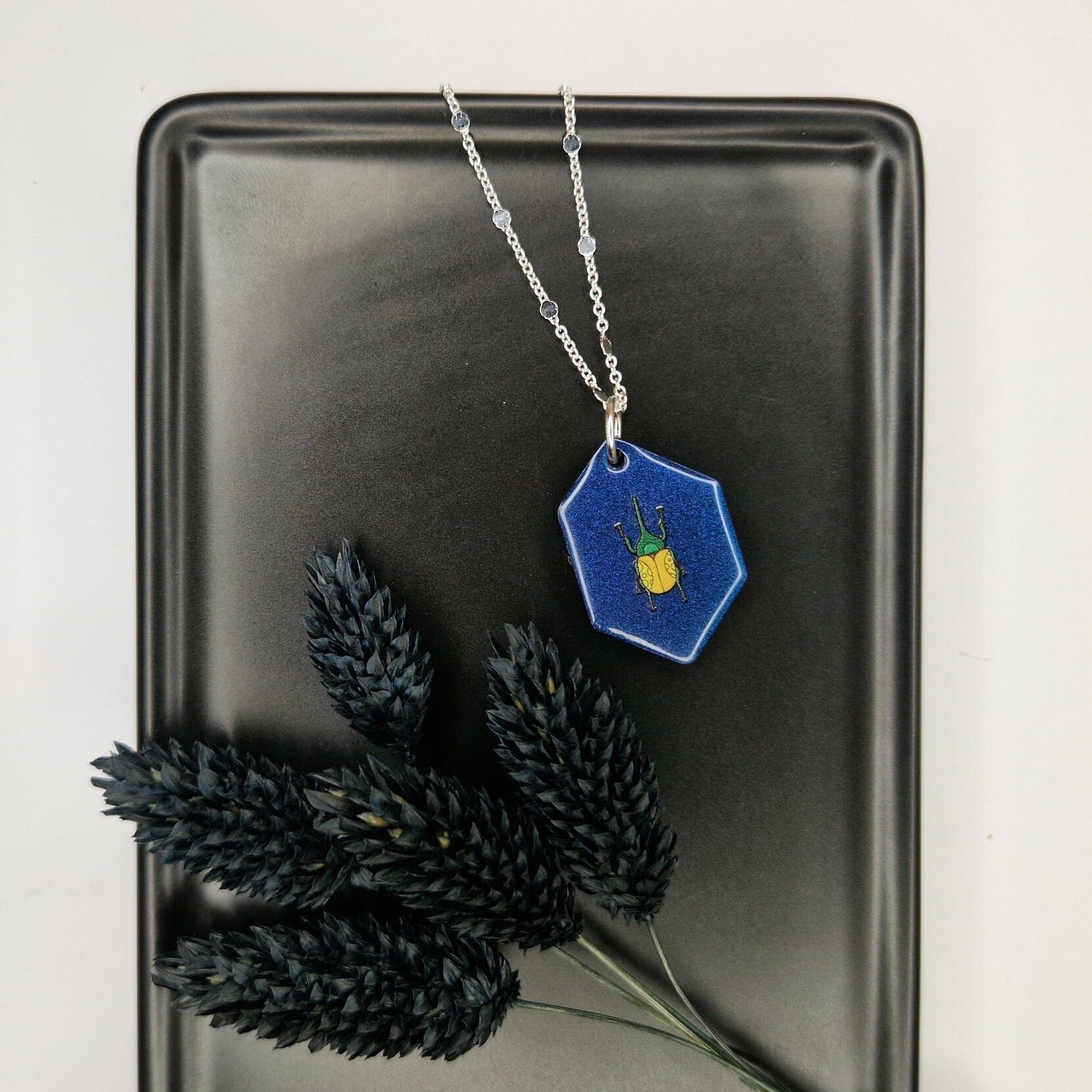 Halskette Mit Käfer Anhänger Blau Lila Chamäleon - Epoxidharz/Edelstahl Resin Stainless Steel Halskette Mit Käfer Anhänger Blau Lila Chamäleon - Epoxidharz/Edelstahl Resin Stainless Steel von HauntedResin