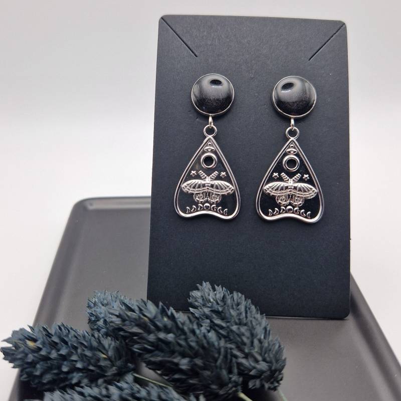 Ohrringe Mit Ouija Anhänger Schwarz - Epoxidharz/Edelstahl Resin Stainless Steel von HauntedResin