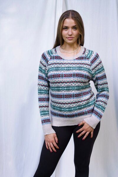 Haus of Namaste Handgefertigter Fair-Isle-Pullover | 100 % Lammwolle auf Haferflockenbasis | Nordischer Strickpullover | Nachhaltig und fair von Haus of Namaste