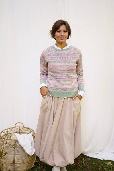 Haus of Namaste Handgemachter Fair Isle Lammwollpullover | 100% Lammwolle in Altrosa & Salbeigrün | Faire und nachhaltige Mode von Haus of Namaste