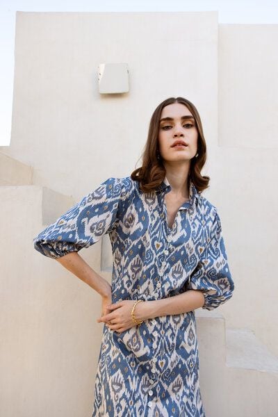 Haus of Namaste Kleid aus Bio-Baumwolle – handbedruckt im Ikat-Stil mit Taschen von Haus of Namaste