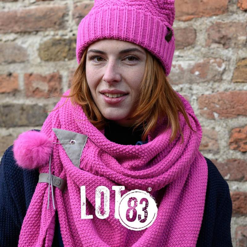 Strickschal Jo Uni 3-Eckig Damen Stola Pink Mit Pompons Und Kunst-Lederdetail von HausNr22Shop