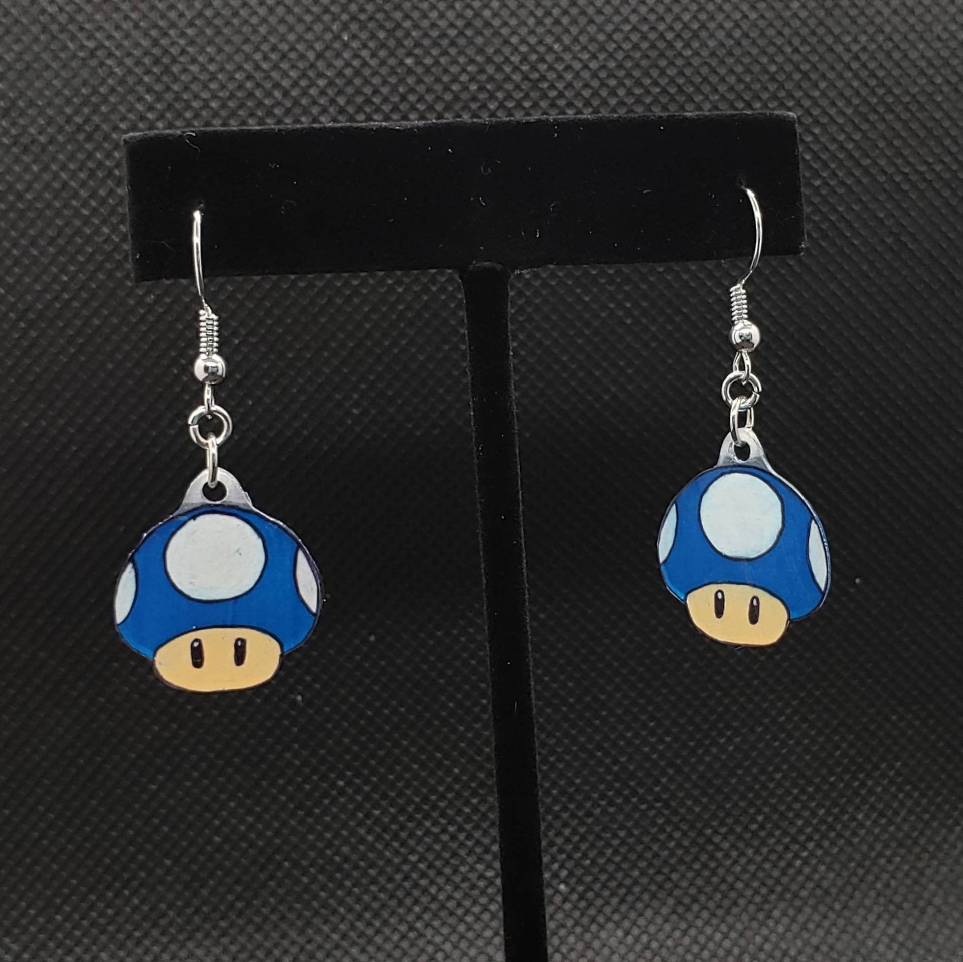 Top Kröten Ohrringe | Mehrere Farben, Mario Ohrringe, Cosplay Schmuck, Empfindliche Ohren Top Kröten Ohrringe | Mehrere Farben, Mario Ohrringe, Cosplay Schmuck, Empfindliche Ohren von HausOfTheBloodMoon