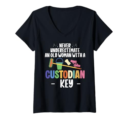 Damen Never Underestimate An Old Woman With A Custodian Key T-Shirt mit V-Ausschnitt Damen Never Underestimate An Old Woman With A Custodian Key T-Shirt mit V-Ausschnitt von Hausmeister Designs Schulwart