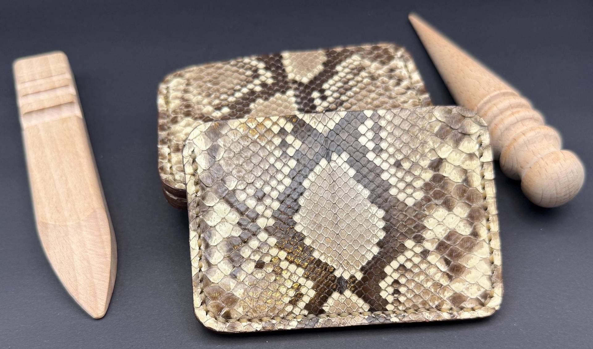 Kartengeldbörse Aus Python Schlangenleder Kartengeldbörse Aus Python Schlangenleder von HauteHide