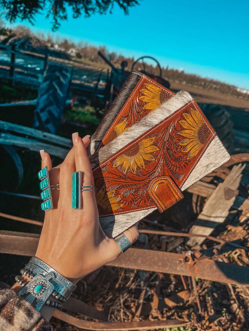Die Avery Sunflower Wallet, Eine Haute Südliche Hyde Von Beth Marie Exclusive von HauteSouthernHyde