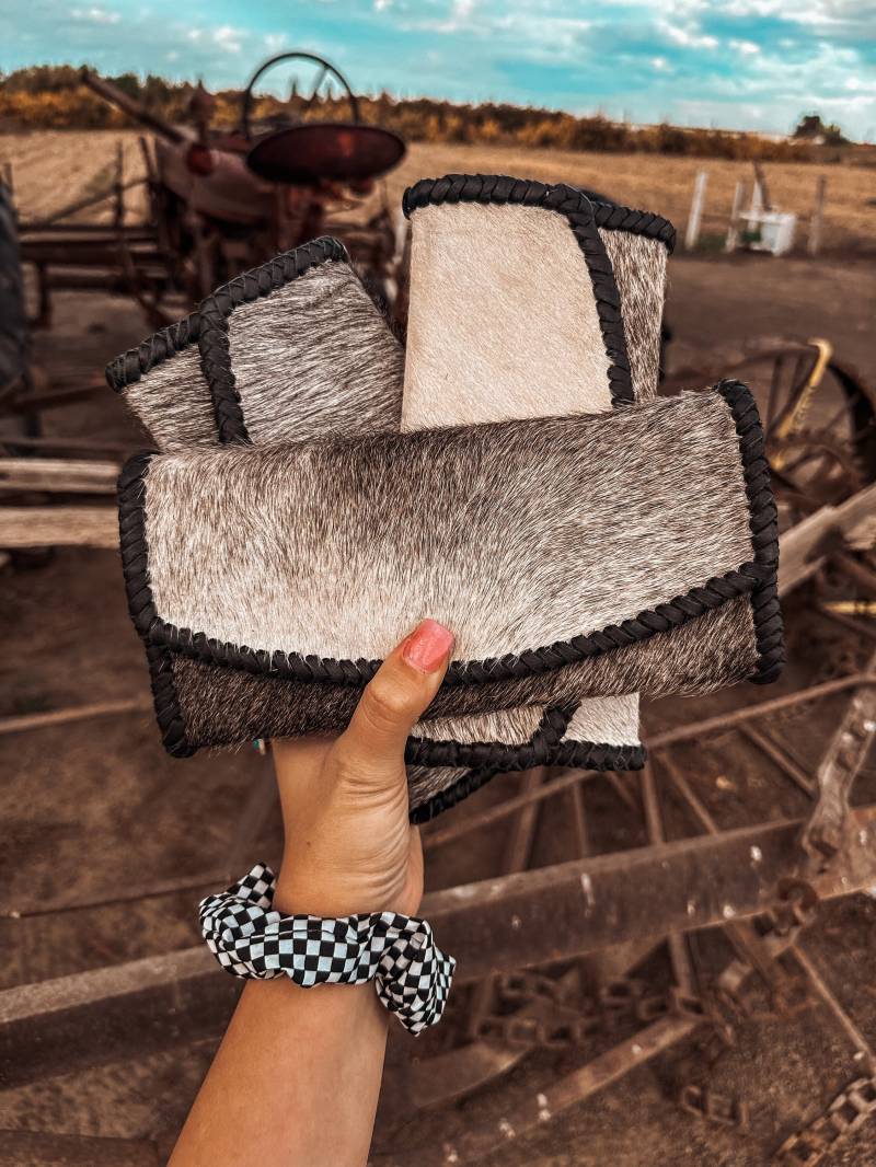 Die Hazy Elva | Schwarzes Leder Geldbörse Ist Eine Haute Südliche Hyde By Beth Marie Exklusive Aus Rindsleder von HauteSouthernHyde