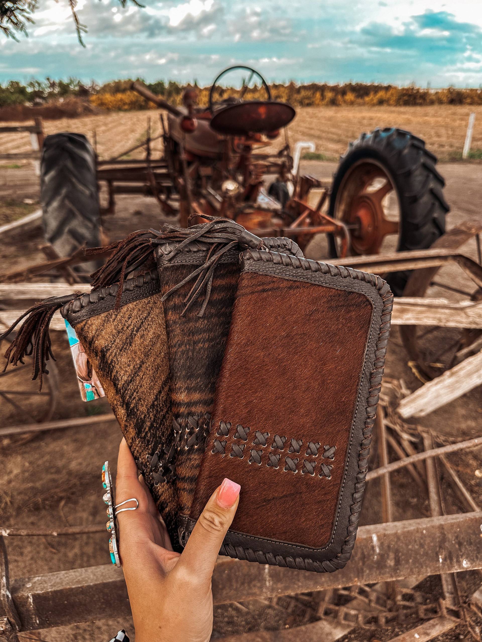 Die Hazy Wesson | Braun Leder Brieftaschen Eine Haute Südliche Hyde Von Beth Marie Exklusive Western Rindsleder Brieftasche Die Hazy Wesson | Braun Leder Brieftaschen Eine Haute Südliche Hyde Von Beth Marie Exklusive Western Rindsleder Brieftasche von HauteSouthernJewelry