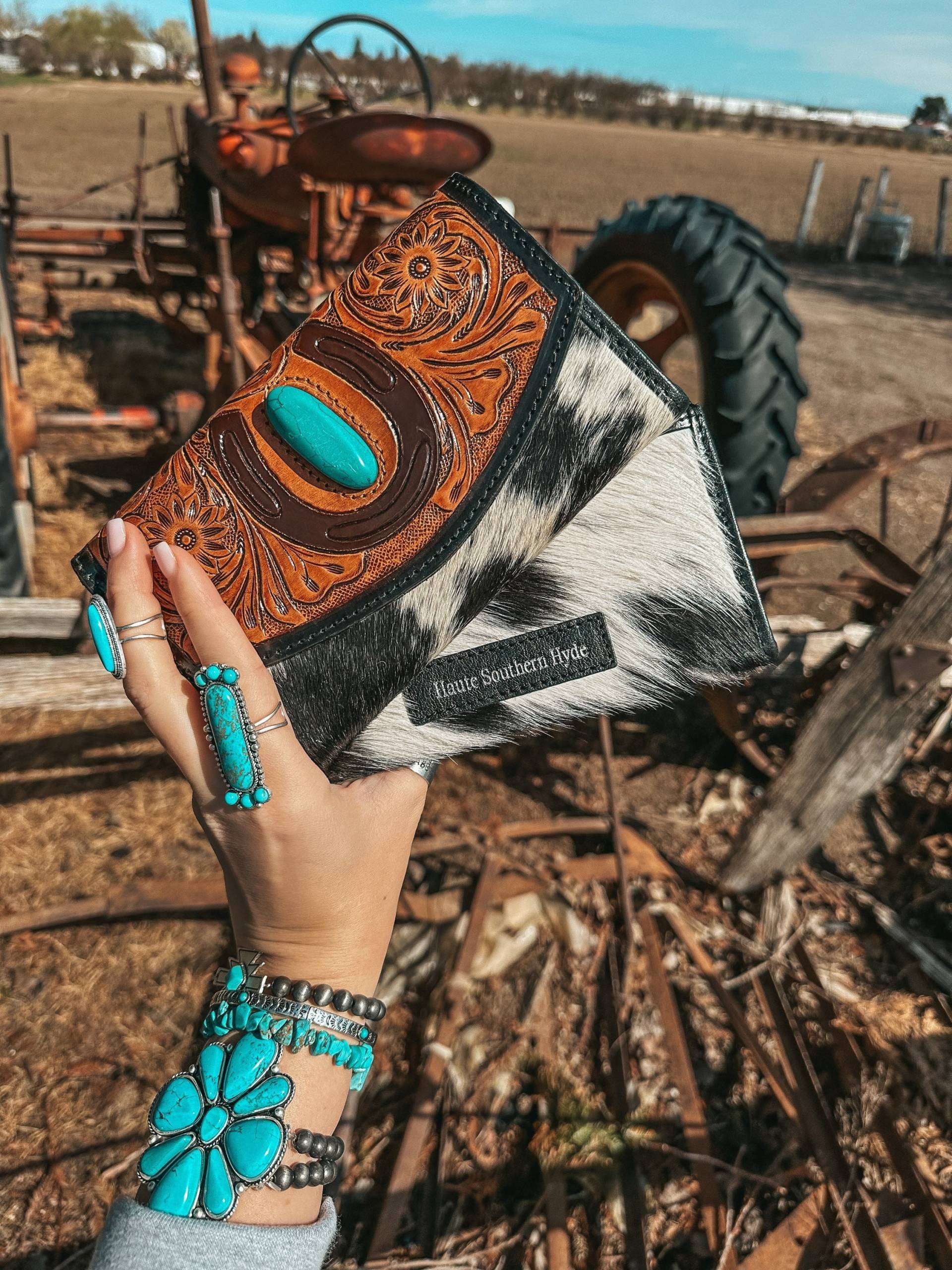 Die Nashville Wallets Eine Haute Südliche Hyde Von Beth Marie Exklusive Rindsleder Punzierte Leder Western Geldbörse von HauteSouthernJewelry