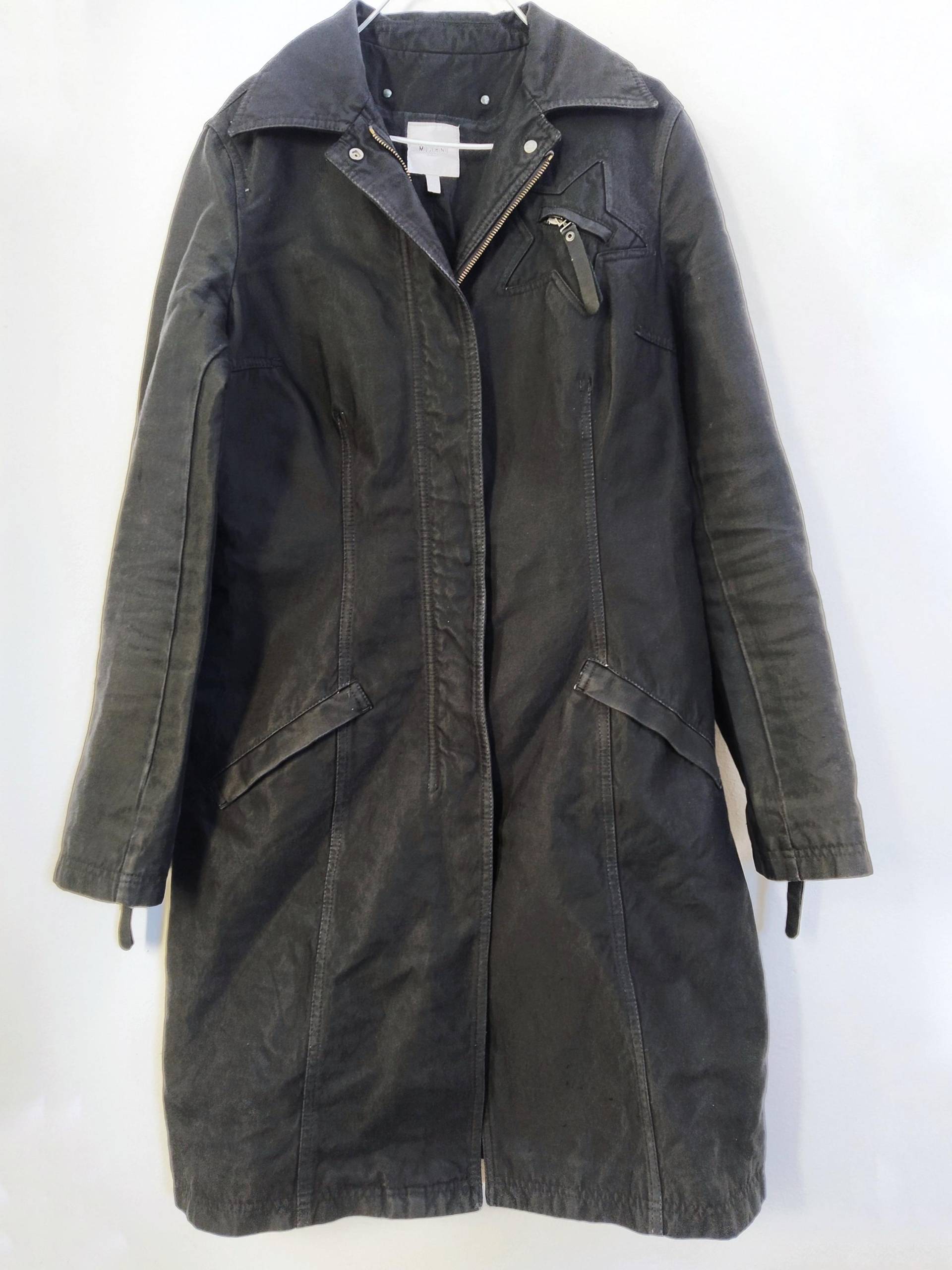 Vintage Moschino Jeansmantel Mit Sternapplikation von HauteVaultStore