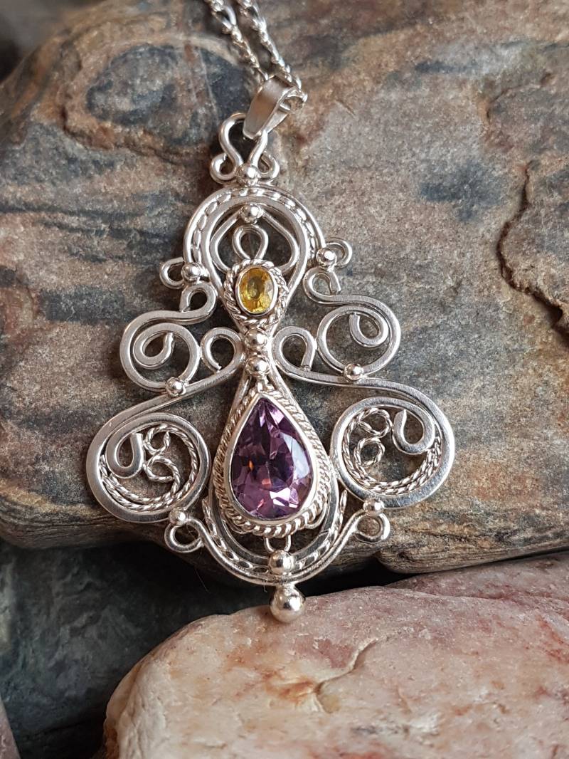 Handgefertigte Filigrane Silberkette Amethyst & Saphir von HauteWiredJewelry
