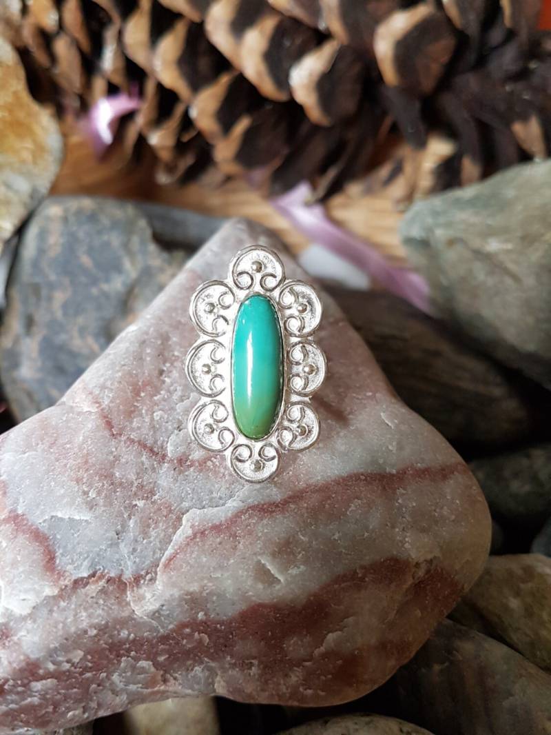Handgefertigter Türkis Ring Aus Sterling Silber von HauteWiredJewelry