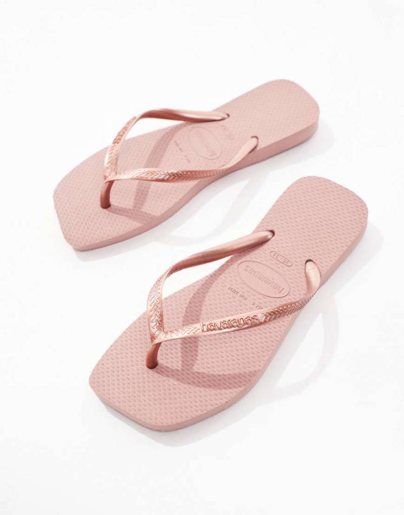 Havaianas - Zehenstegsandalen in Krokusrosa mit eckiger Zehenpartie von Havaianas
