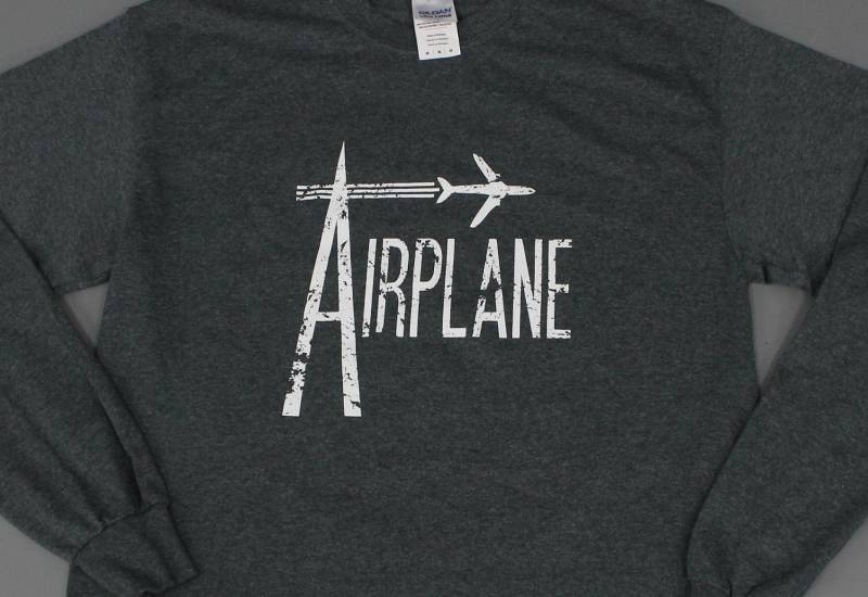 Flugzeug Grau Langarm Weit Verbreitet Panic Lot Shirt Flugzeug Grau Langarm Weit Verbreitet Panic Lot Shirt von HaveAGoodShow