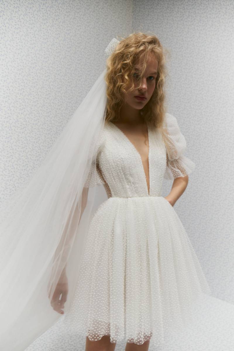 Dots Tüll Mini Brautkleid Probe-Dinner-Kleid Mit V-Ausschnitt von HaveDressStore