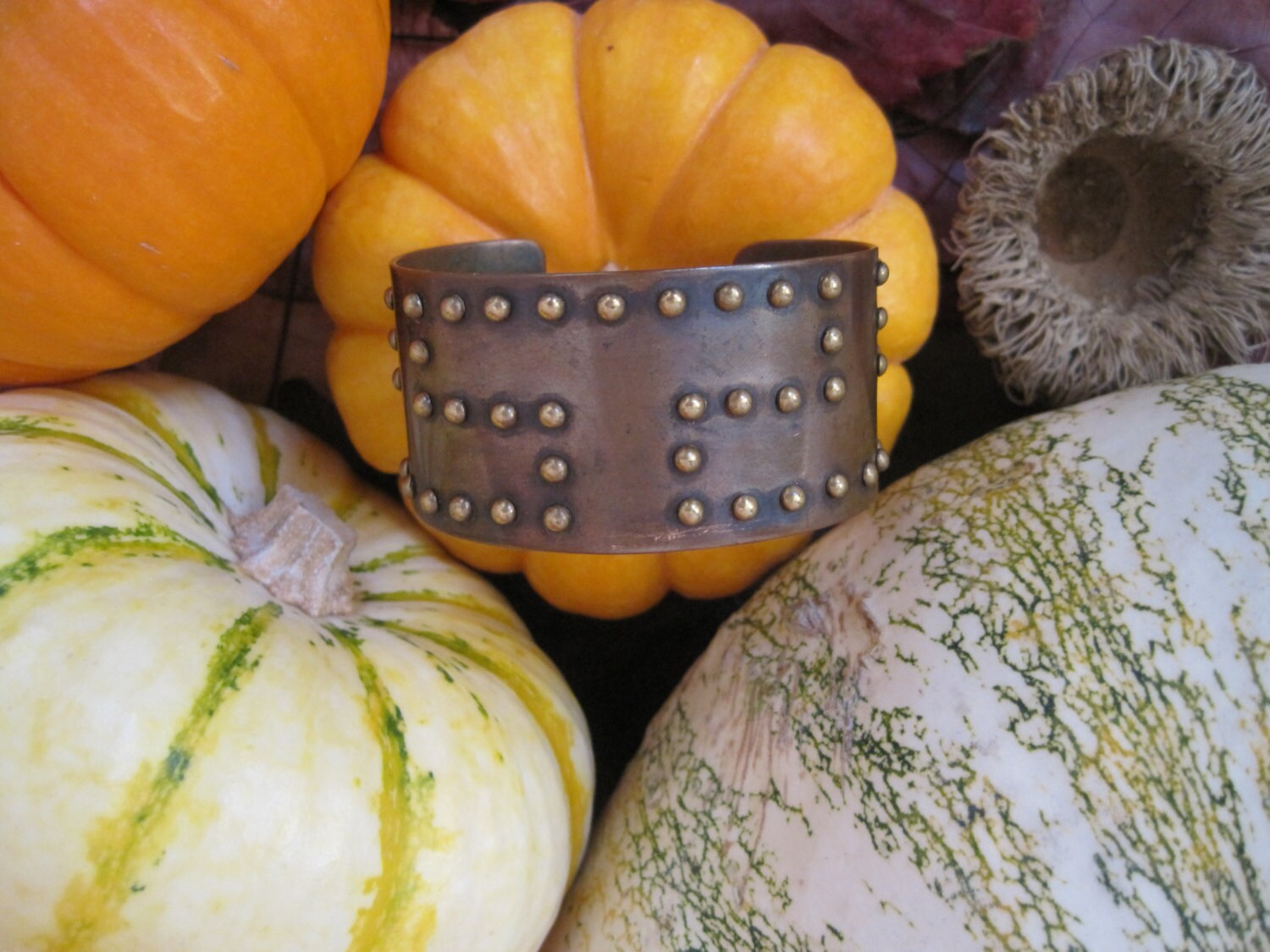 Art-Deco-Kunst Und Handwerk Bewegung Kupfer Manschette Armband Messing Erhöhte Nieten Unisex Art-Deco-Kunst Und Handwerk Bewegung Kupfer Manschette Armband Messing Erhöhte Nieten Unisex von HavenbytheSea