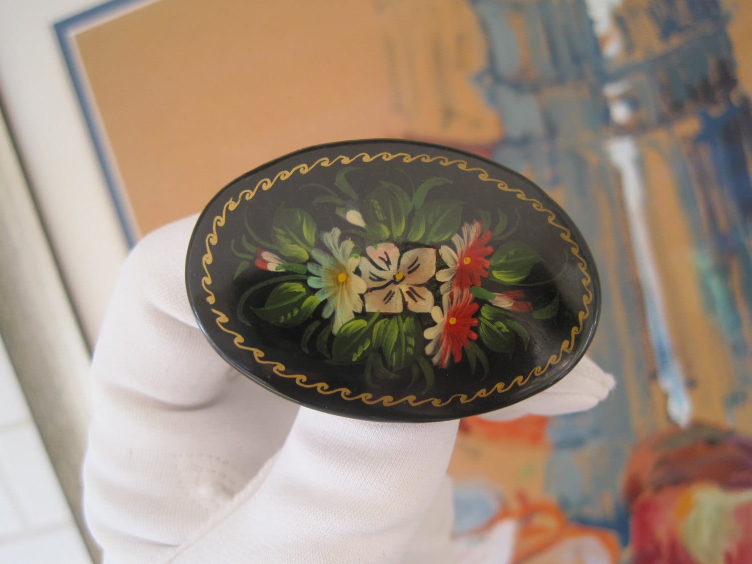 Vintage Brosche Pin Handschuh Hut Schal Hand Bemalt Schwarz Lack Mutter Der Perle Russland Vintage Brosche Pin Handschuh Hut Schal Hand Bemalt Schwarz Lack Mutter Der Perle Russland von HavenbytheSea