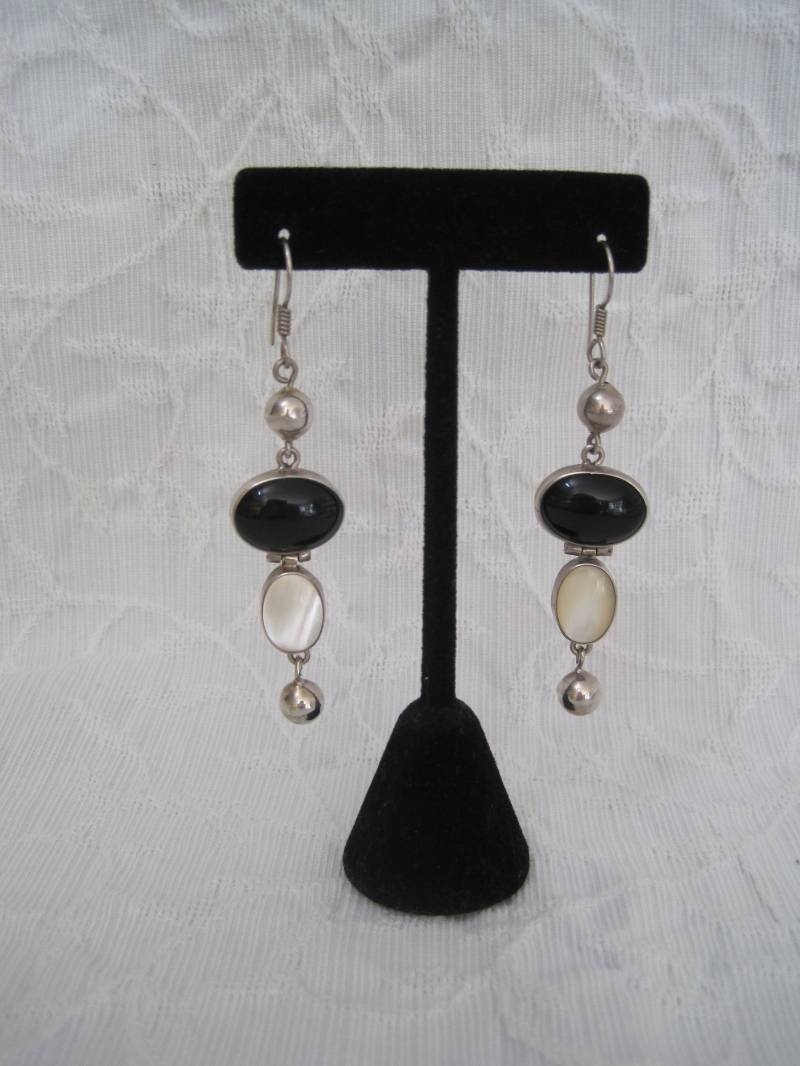 sterling Silber Onyx Perlmutt Ohrringe 3" Lange Taxco Mexiko sterling Silber Onyx Perlmutt Ohrringe 3" Lange Taxco Mexiko von HavenbytheSea