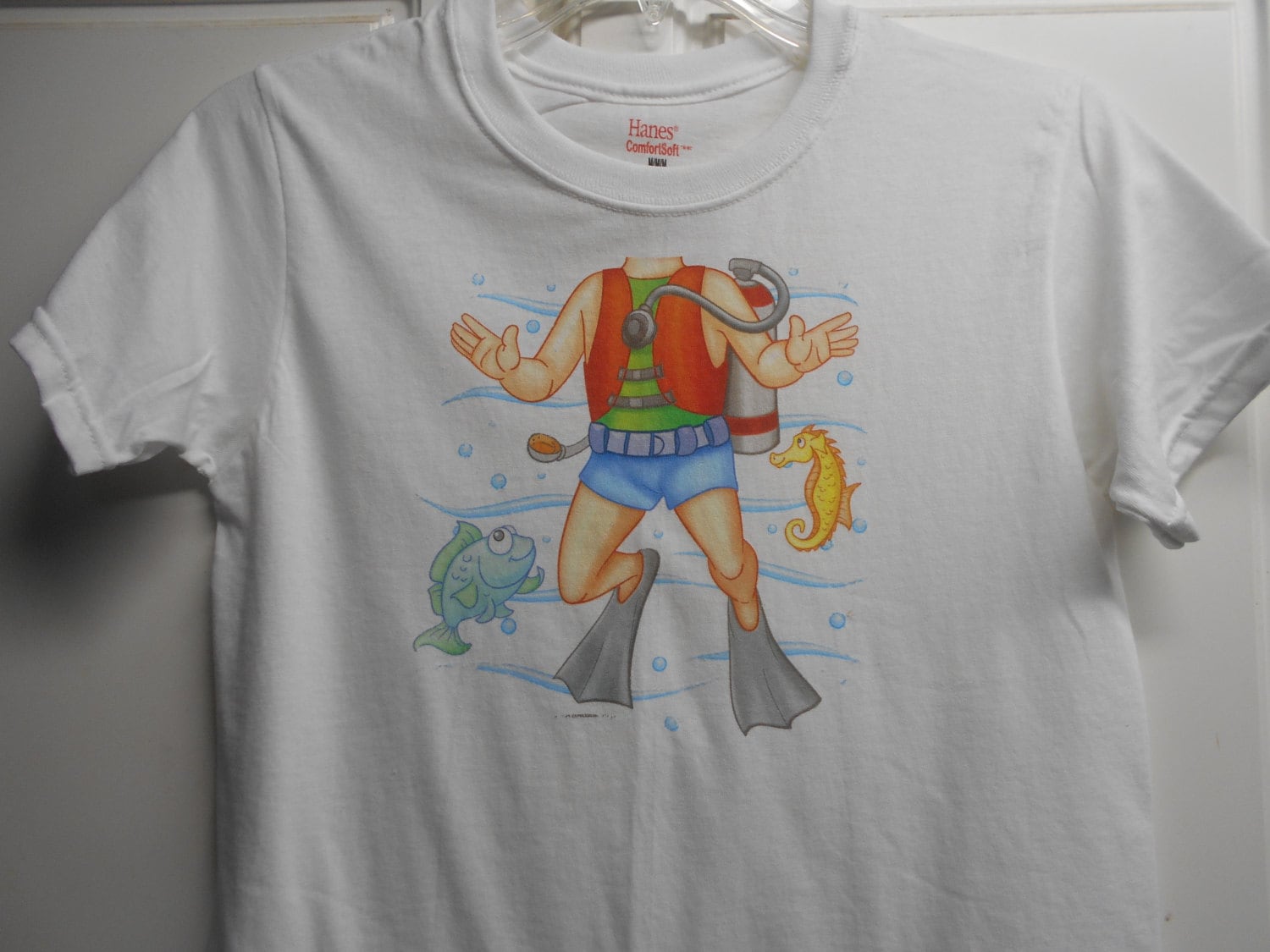 Taucher Schwimmer Körper Flossen Weiße Baumwolle T-Shirt T Shirt Jugend Sz Taucher Schwimmer Körper Flossen Weiße Baumwolle T-Shirt T Shirt Jugend Sz von Haventhisandthat