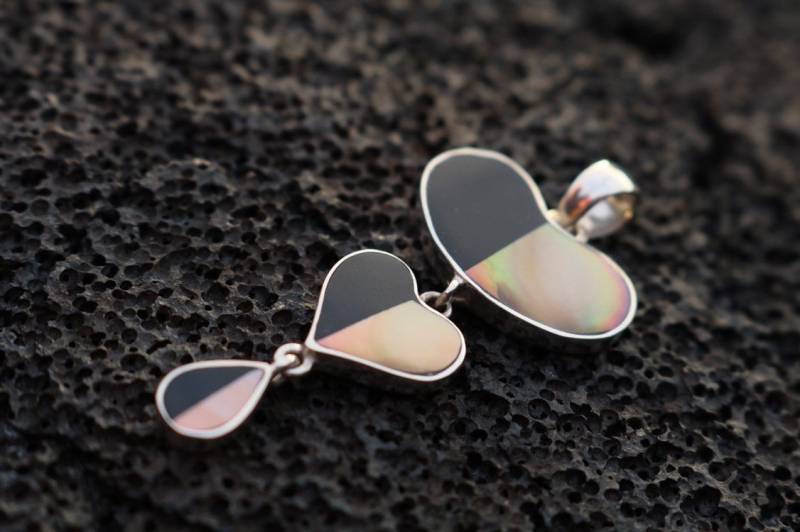 Teardrop Herz Halskette Anhänger. Sterling Silber, Perlmutt, Schwarze Ouster Shell von HawaiianDesignsCo