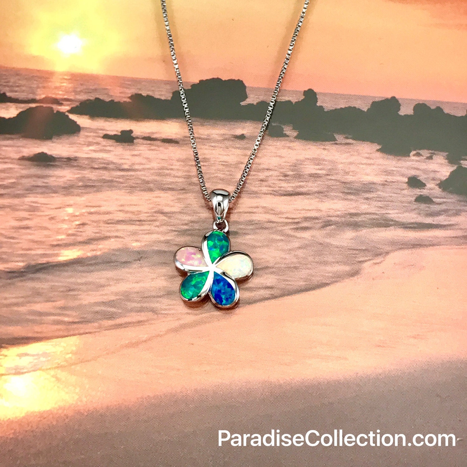 sterling Silber Hawaiian 15 Mm Fancy Plumeria Regenbogen Opal Anhänger | P1222 Mit Optionaler Rhodium Box Kette sterling Silber Hawaiian 15 Mm Fancy Plumeria Regenbogen Opal Anhänger | P1222 Mit Optionaler Rhodium Box Kette von HawaiijewelryCrafts