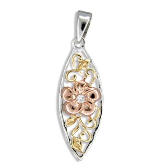 sterling Silber Tri-Color Plumeria Surf Board Anhänger | P869T Mit Optionaler Rhodium Box Kette sterling Silber Tri-Color Plumeria Surf Board Anhänger | P869T Mit Optionaler Rhodium Box Kette von HawaiijewelryCrafts
