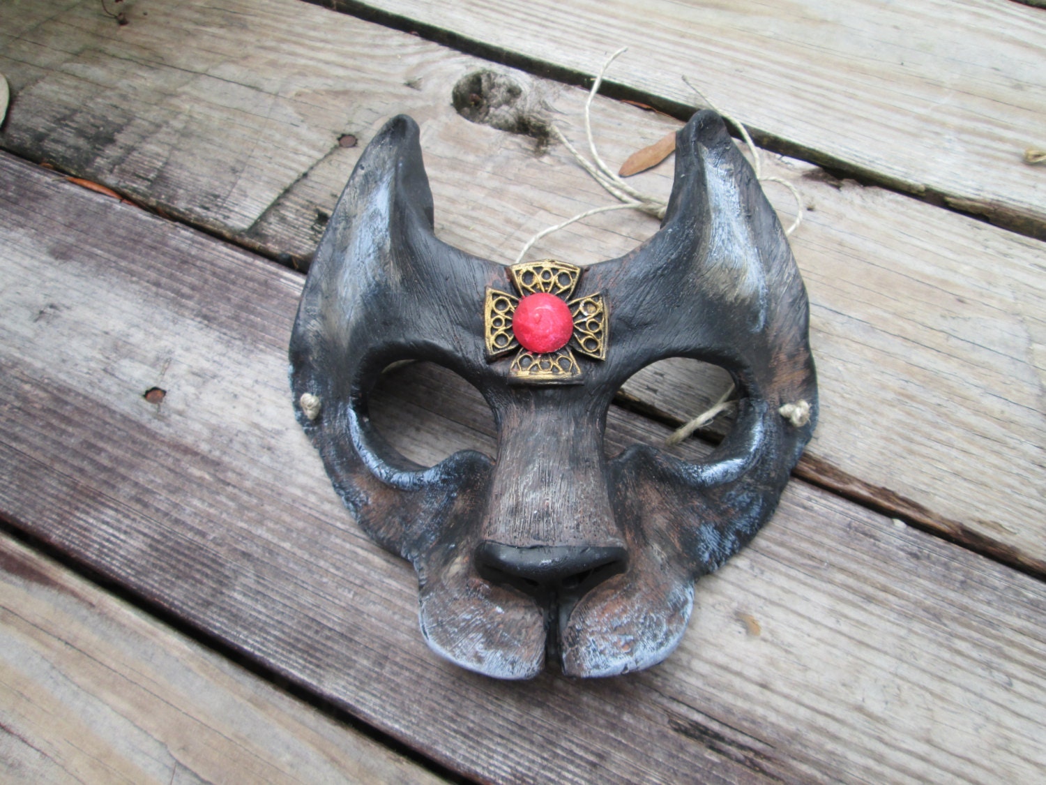 Fantasy Großer Böser Wolf Maske, Tier, Hund, Rotkäppchen, Tiermaske, Handbemalt, Maskerade Geist Rotes Emblem von HawkEyeMasks