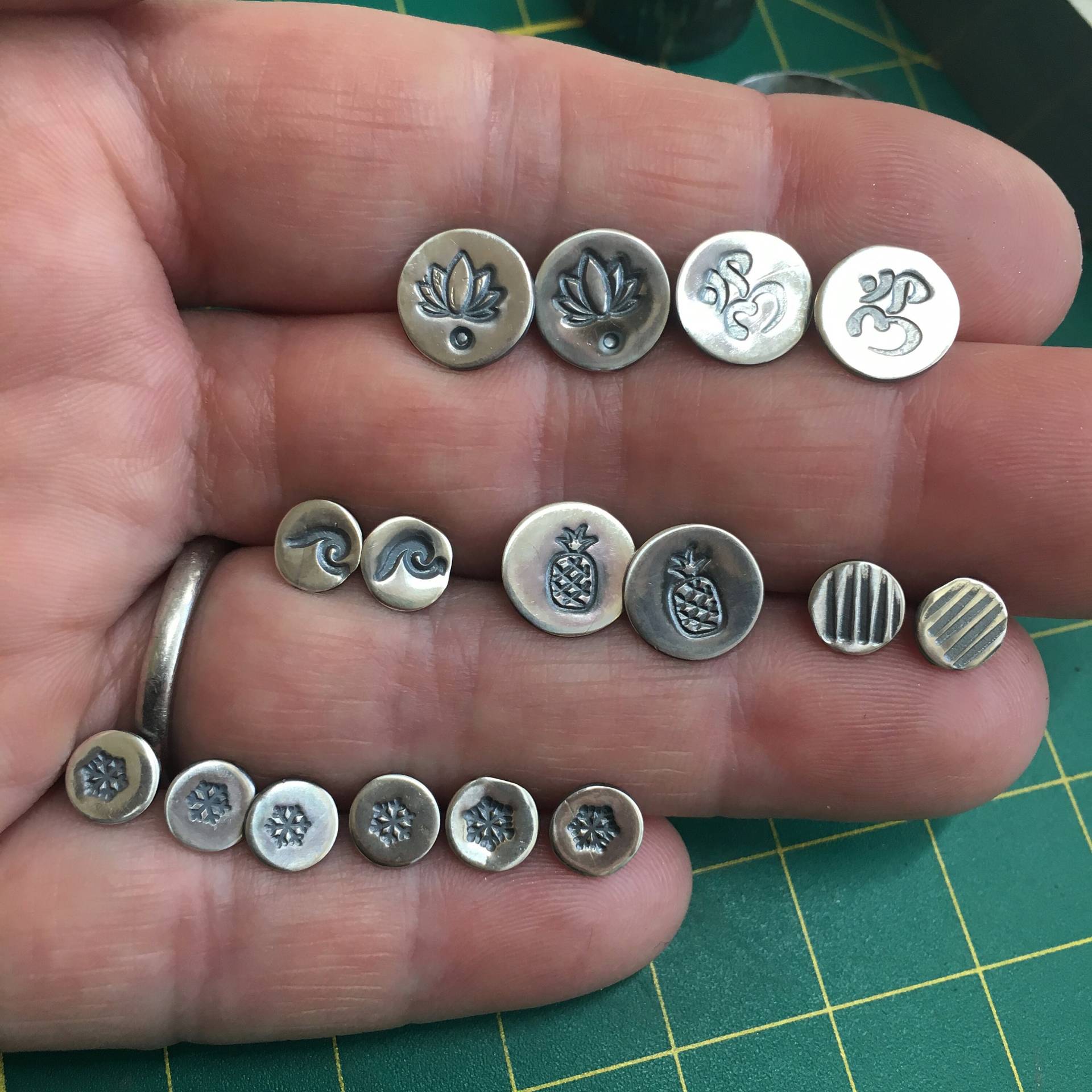 Silber Ohrstecker von HawkandBough