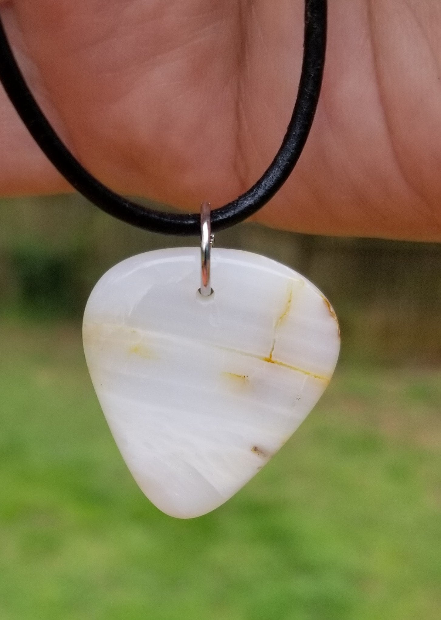 Versteinertes Holz Fossil Gitarren-Pick-Halskette - P1130 Versteinertes Holz Fossil Gitarren-Pick-Halskette - P1130 von HawkeyePicks