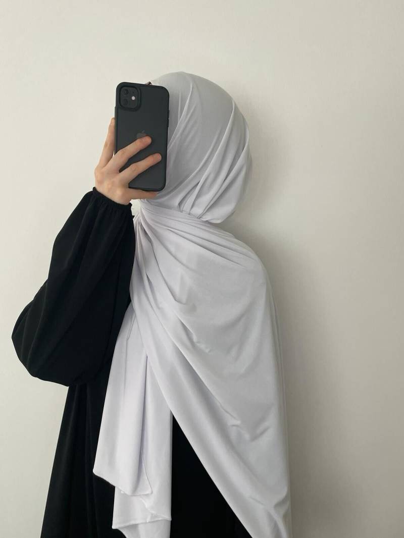 Hijab Aus Premium Jersey Kopftuch in Verschiedenen Farben 75x180cm Tesettür Hijab Aus Premium Jersey Kopftuch in Verschiedenen Farben 75x180cm Tesettür von HayaHijabDE