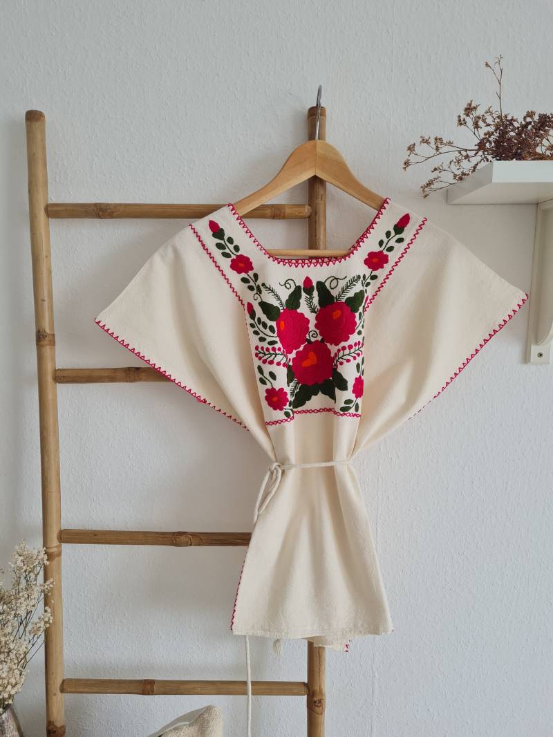 Handbestickte Bluse Oaxaca Floral Huipil Top von Hazelfashionstudio