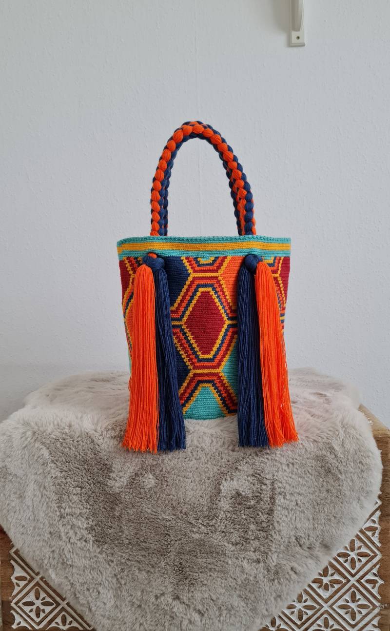 Handgefertigte Häkeln Einkaufstasche Bunte Quaste Strandtasche von Hazelfashionstudio