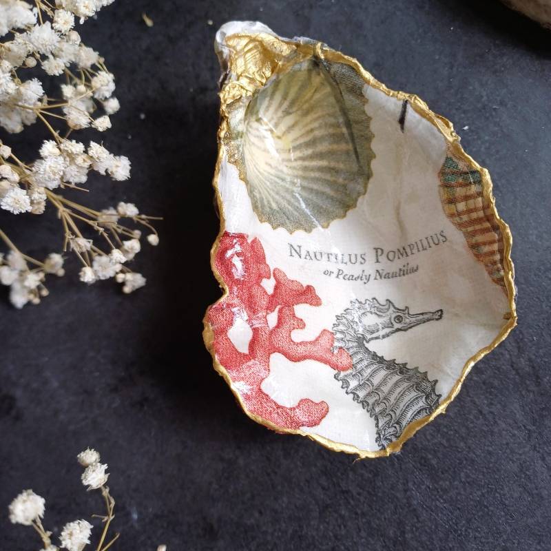 Handgefertigte Austerndekoration Seepferdchen von HazyLou