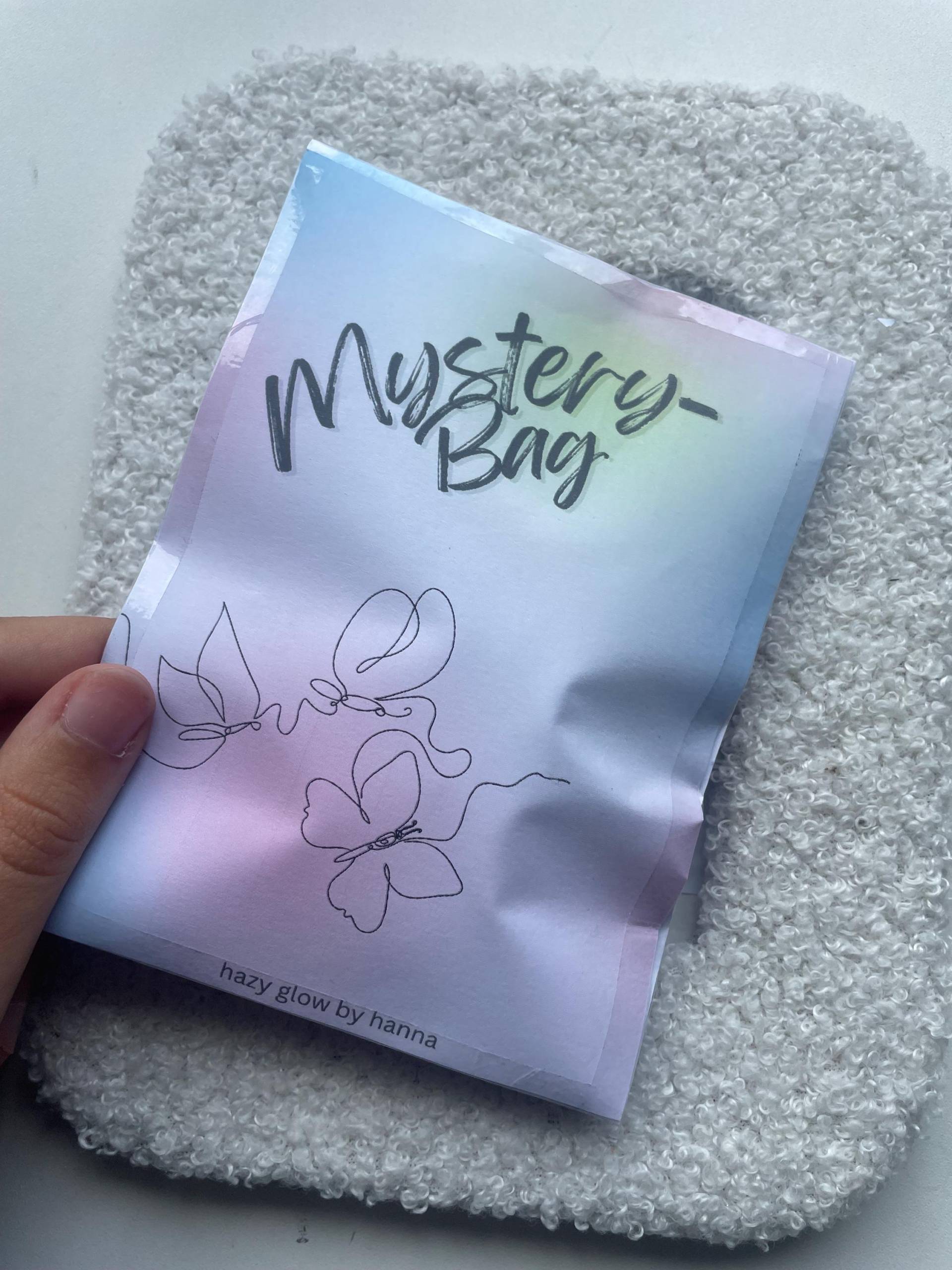 Mystery Bag Mystery Bag von HazyglowbyHanna