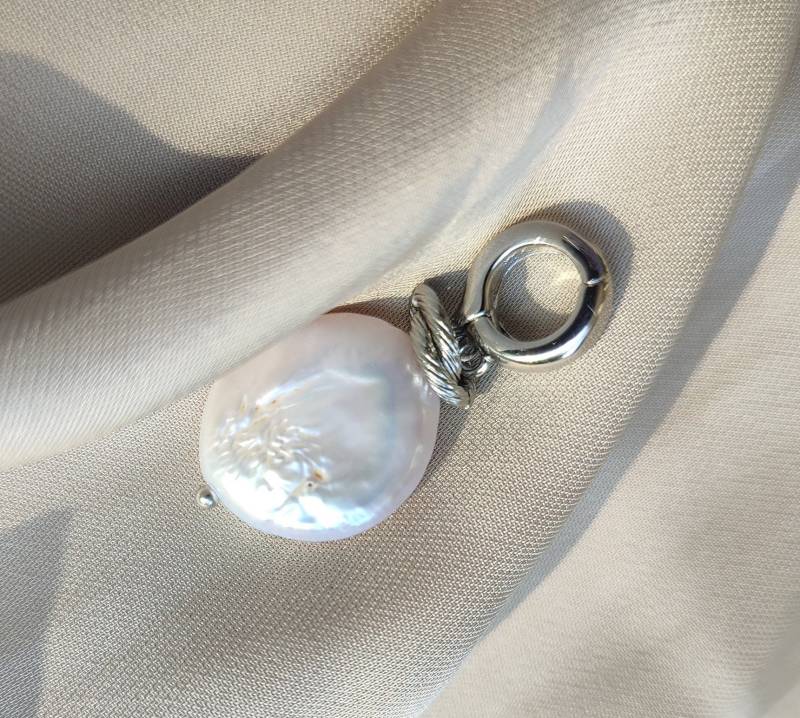 Abnehmbarer Anhänger Mit Barockperle, Verschließbarer Anhänger, Bail Abnehmbarer Anhänger Mit Barockperle, Verschließbarer Anhänger, Bail von Hazzzi