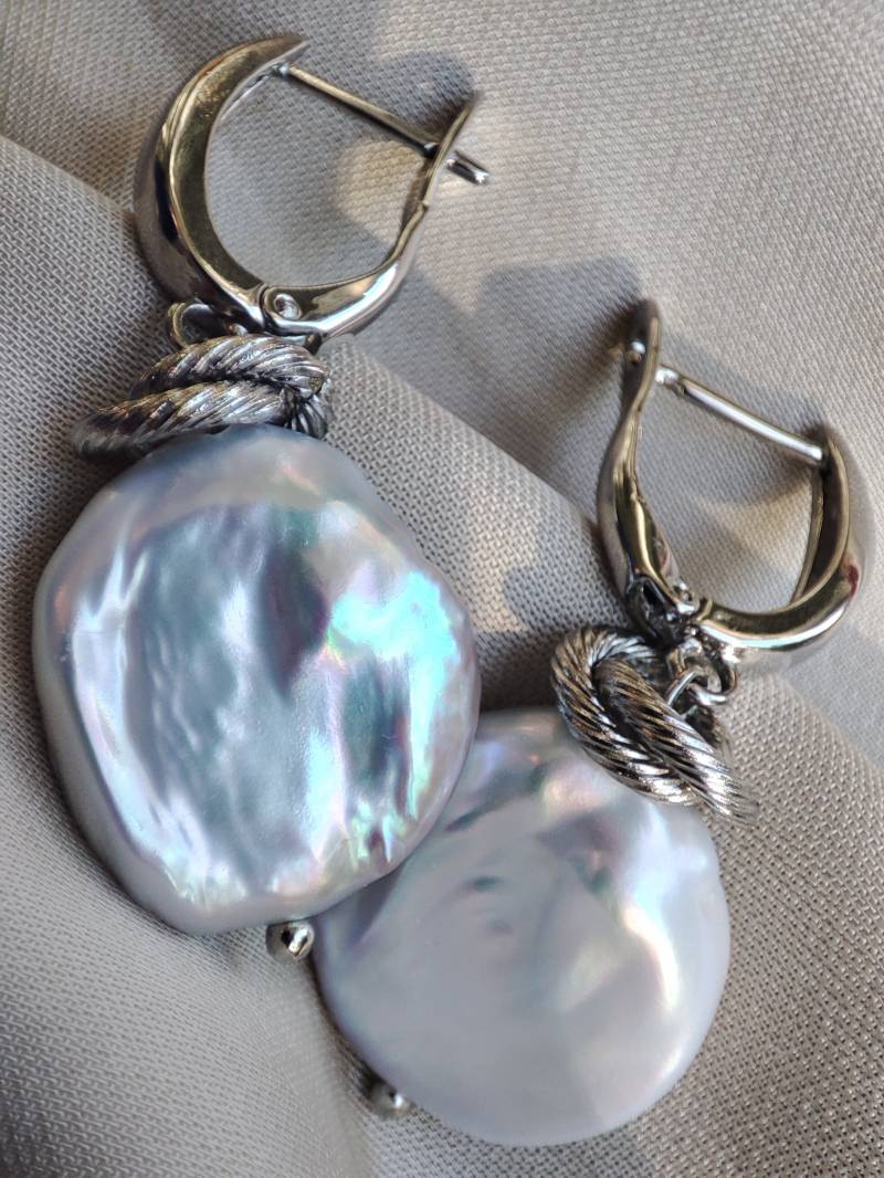 Markante Barockperlen Ohrhänger, Silberfarben, 35 Mm Markante Barockperlen Ohrhänger, Silberfarben, 35 Mm von Hazzzi