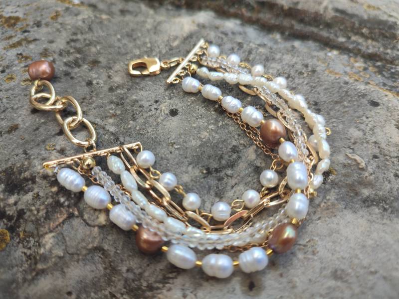 Mehrreihiges Armband Mit Kombinierten Perlenketten von Hazzzi