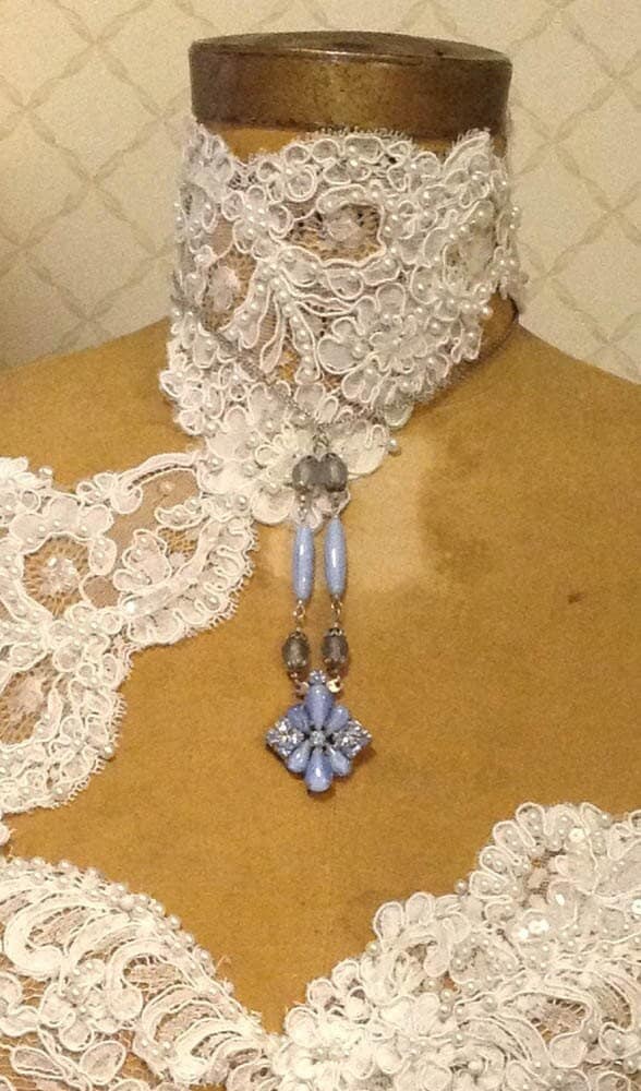 Vintage Blaue Givre ~ Upcycling Halskette Umfunktioniert Statement Schmuck Assemblage Etwas Blaues Headpiece Heaven Versandkostenfrei Vintage Blaue Givre ~ Upcycling Halskette Umfunktioniert Statement Schmuck Assemblage Etwas Blaues Headpiece Heaven Versandkostenfrei von HeadpieceHeavenSalon