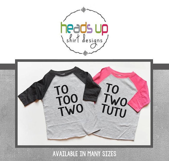 Zwei Junge/Mädchen Zwei Geburtstag Shirt - 2. Raglan Twin Zweiten Geburtstag-Zwillinge Bis Zu Tutu Trendy Geschenk von HeadsUpTwins