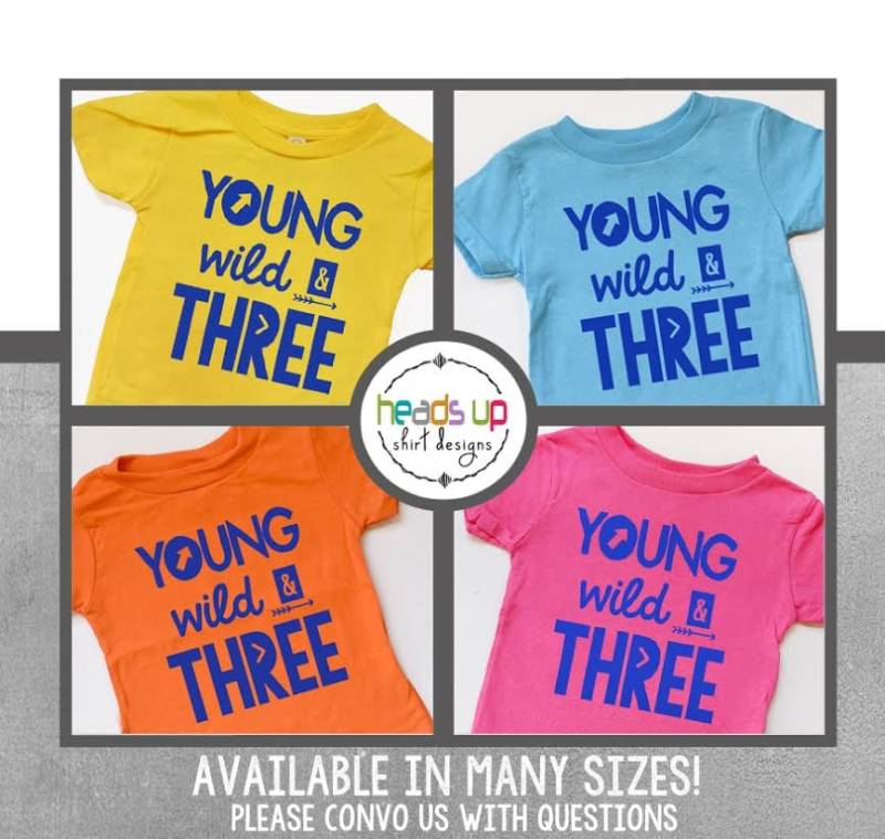 Zwillinge/Drillinge Drei Geburtstag Shirt - 3. Junge/Mädchen Junge Wilde Und Dritten T-Shirt Boy/Girl Trendy 3 Geschenk von HeadsUpTwins