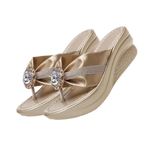 Healeved Damen Strandsandalen mit Glitzer Steinbesatz Plateau Sohle Leichte Bequeme Badeschuhe für Sommerurlaub Party Strand und Freizeit Modische Bling Pantoletten Goldfarben Healeved Damen Strandsandalen mit Glitzer Steinbesatz Plateau Sohle Leichte Bequeme Badeschuhe für Sommerurlaub Party Strand und Freizeit Modische Bling Pantoletten Goldfarben von Healeved