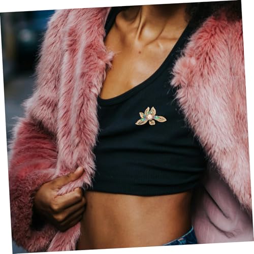 Healeved Lotusblumen-Brosche mit Perlen und Funkelnden Strasssteinen Modische Metall-Blumen-Anstecknadel Dekoratives Schmuck-Accessoire für Brautkleider Jacken und Festliche Anlässe von Healeved