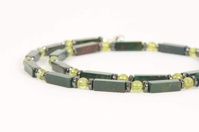 Blutstein Halskette, Natürliche Peridot Edelstein Halskette Für Männer, Heliotrop Edelstein, Handgemachter Schmuck von HealingGemstone
