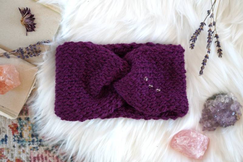 Beeren Gestricktes Stirnband Mit Bergkristallen Beeren Gestricktes Stirnband Mit Bergkristallen von HealingHandmadesShop