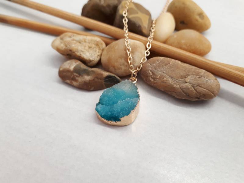 Funkelnde Blau Druzy Halskette - Natürliche Kristall Achat Anhänger Charme Gold Heilender Blauer von HealingJewelryCrafts
