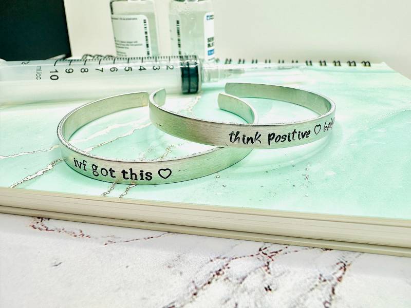 Ivf/Iui Think Positive Und Haben Dieses Armband Bundle Bekommen | Unfruchtbarkeit Geschenke Für Sie Ivf Ivf/Iui Think Positive Und Haben Dieses Armband Bundle Bekommen | Unfruchtbarkeit Geschenke Für Sie Ivf von HealingwithJailynn