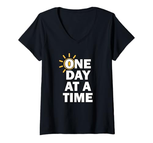 Damen One Day at a Time Motivational Sun Zitat Positive Recovery T-Shirt mit V-Ausschnitt Damen One Day at a Time Motivational Sun Zitat Positive Recovery T-Shirt mit V-Ausschnitt von Health and Happiness Merch