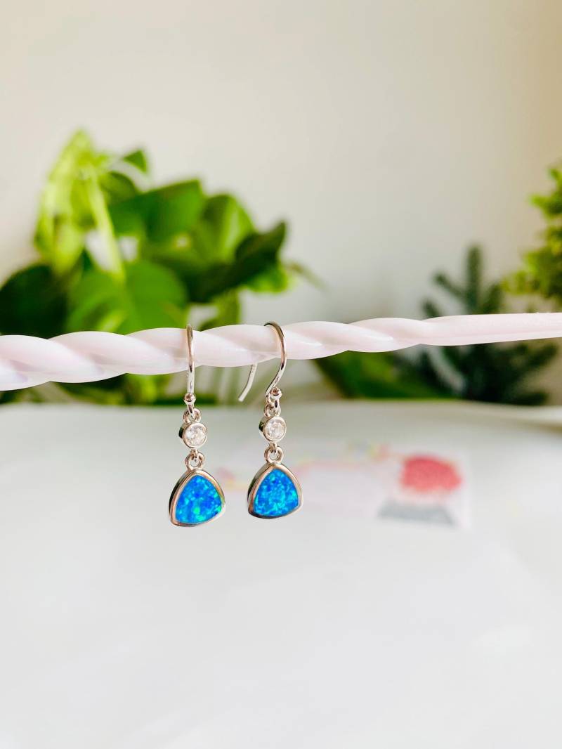 Jane Opal Ohrringe, Silber 925 von HeartInBowsSilver